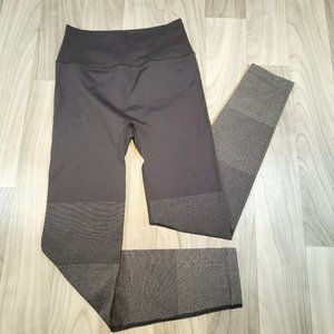 Lululemon Leggings Womens Size 4 Black w/ Lurex Metal Silver Striped Legs